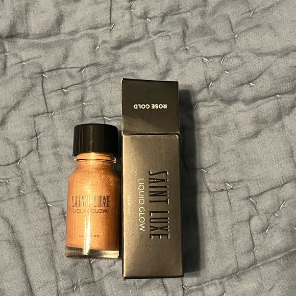 saint luxe Other - Saint Luxe Liquid Glow Highlighter - Rose Gold